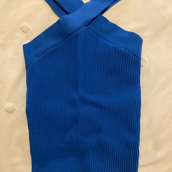 Aritzia Babaton Sculpt knit criss cross halter top - Picture 4 of 5